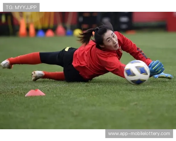 女足奥运首秀：历史性突破展现中国女足不屈拼搏精神